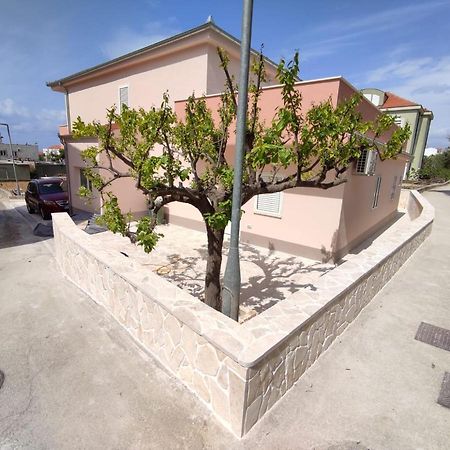Apartman Roza Podstrana Luaran gambar