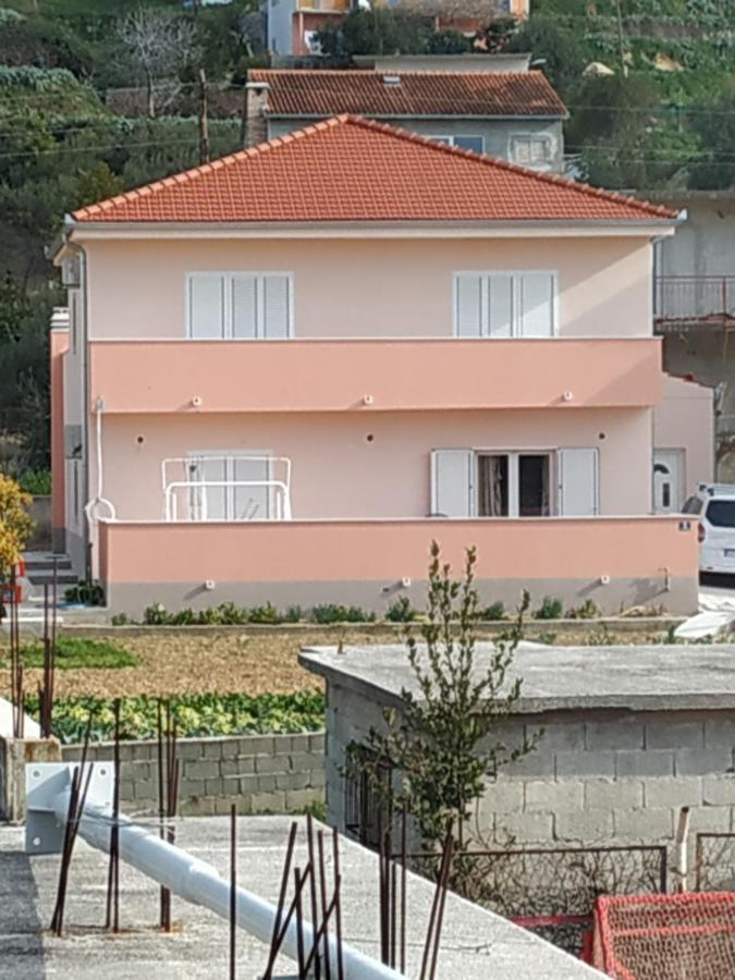 Apartman Roza Podstrana Luaran gambar