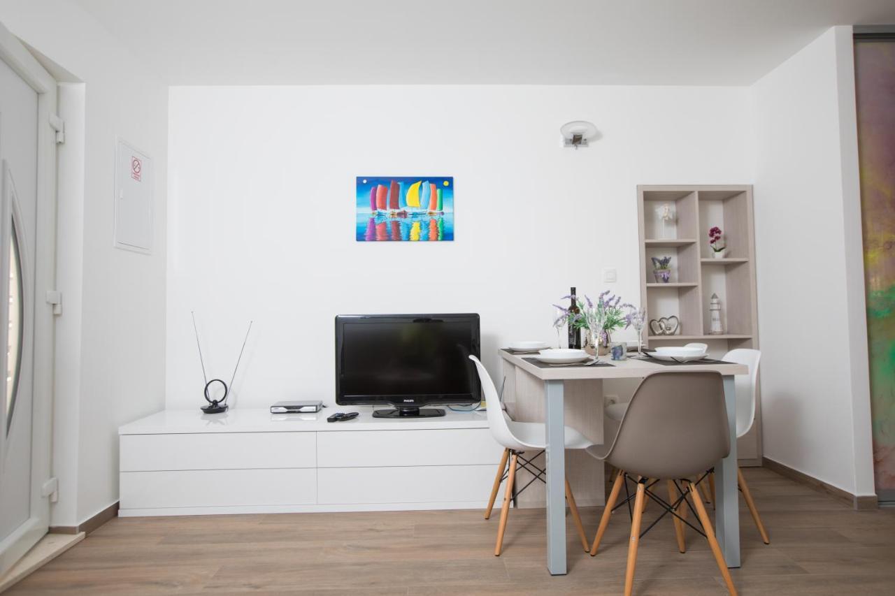 Apartman Roza Podstrana Luaran gambar